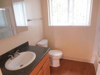 Mountain View Shopping Center-2b1b-share one bedroom 2