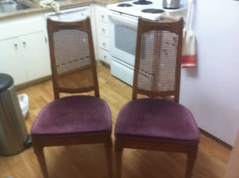 2 chairs 3$ each 1