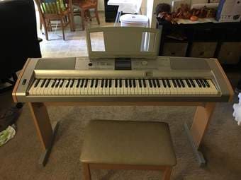 Yamaha Piano Keyboard - $350 1