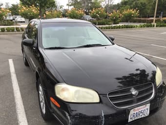 2000 Nissan 3300$ (obo) clean title excellent status 2