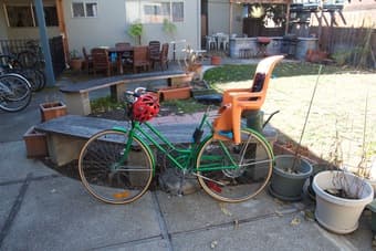 Schwinn Suburban 10 speed with Thule RideAlong 400$ (menlo park) 2