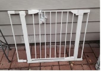 Stell stair safety gate 1