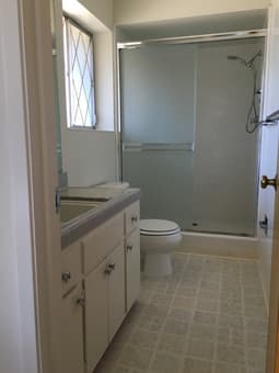 Furnitured master room with private bathroom in 2B*2B house-Menlo Park 3