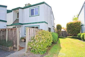 $975 - 1 Bedroom Available in Cozy Townhome in Mountain View 1