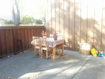 Sublet - EV lowrise, 2 bedroom apartment, December 3rd - December 23rd 3