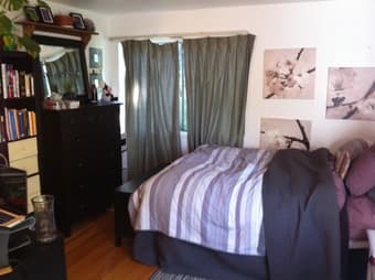 Room available for sublet in 6-bedroom house (Mon 12/14 to Mon 1/4) 2