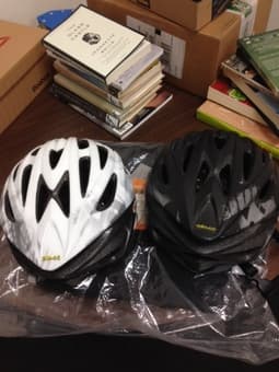 Pannier and 2 helmets for sale 1