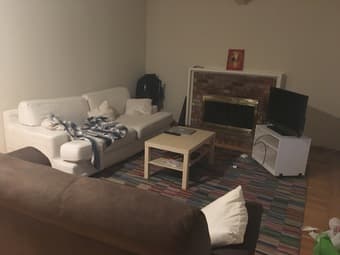 Looking for female housemate for 1bd/1ba in 4bd/2ba house (Dec-June) 1