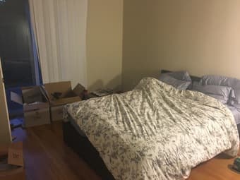 Looking for female housemate for 1bd/1ba in 4bd/2ba house (Dec-June) 2