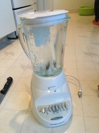 Pelonis Fan-Forced Heater ($8),Blender ($8) 3
