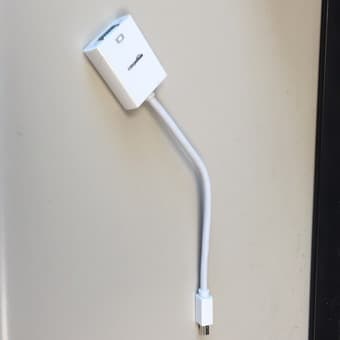 amazon basics VGA to Apple adaptor 1