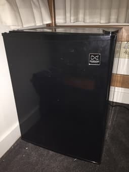 SELLING: MINIFRIDGE/WHITEBOARD 2