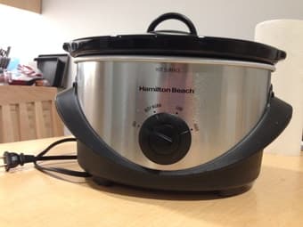 Slow Cooker Hamilton Beach 4-Quart  $15.00 1