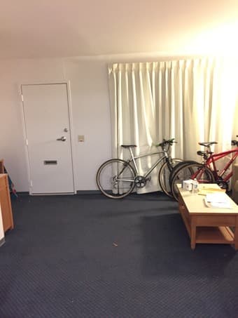 One EV lowrise house for rent: from Dec 14th to Jan 12th 3