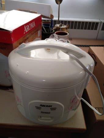 Rice cooker $10 and crock pot $20 1