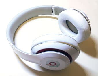 Like-new White Beats Studio 2.0 (wired) for only $99 1