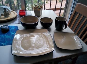 Elite Couture Soho Dish Set $25 OBO 3