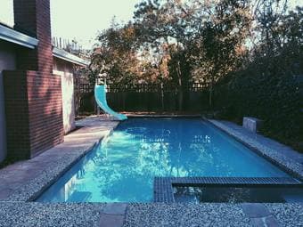 Pool Haus! 2