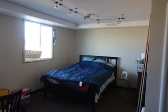 Interesting live/work warehouse for ~ $900 (Redwood City) 1