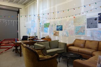 Interesting live/work warehouse for ~ $900 (Redwood City) 2