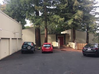 Rooms in Palo Alto House. Pool, balconies, 3 car garage! - $1200/mo 3