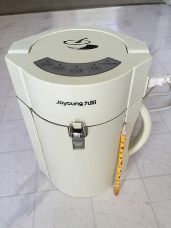 For sale: 食物料理机Hamilton blender ($10); 九阳豆浆机 Soybean Milk Maker($35) 2
