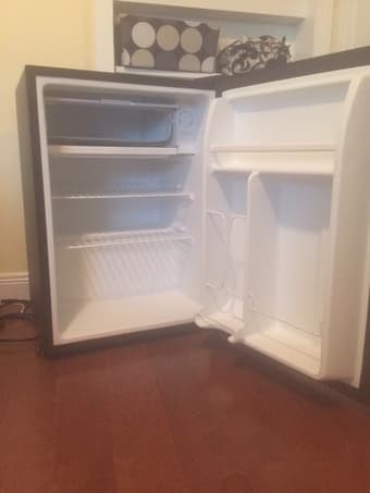 Selling 2.7 Cu. Ft. Emerson Mini Fridge $65 1