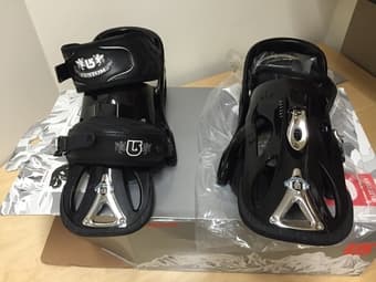 Men's snowboarding bindings size L - $100. New, never worn 3
