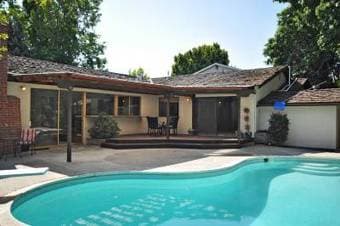 $1050 Beautiful room in house available with roommates in Sunnyvale 1