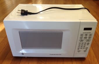 Ge Microwave Oven 0.7 Cu. Ft., $80 1