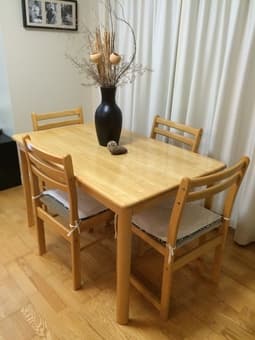 Nice dining table set for sale! 1