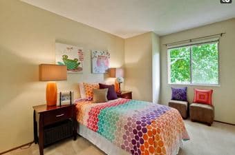 Looking for female housemate, private room in Sunnyvale 2bd/1.5ba cond 2