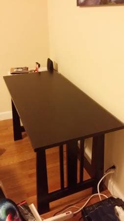 Very good table $30 OBO 1