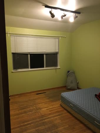 Room available NOW in house close to campus 1