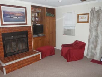 Furnished Studio Cottage in MP Available Now 2