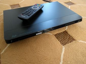 SELLING Blu Ray Player w/ Internet connectivity $35 1