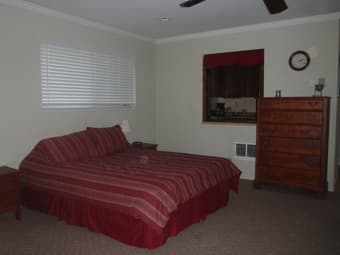 Furnished Studio Cottage in MP Available Now, Walk/Bike to Campus 3