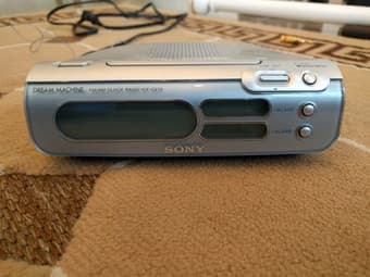 Digital clock radio with easy set dual alarms - $10 1