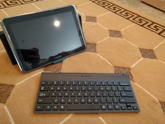 Logitech Bluetooth Tablet Keyboard - $15 1