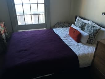 Queen size bed + Frame 2