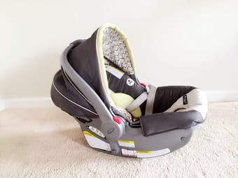 Graco Carseat + Stroller 2