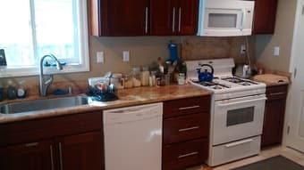 Share 2br-1ba house in Redwood City (through 6/31) - $1250/month *pix* 2