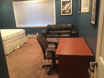 Master Suite with Bath in Private Redwood City Home-$1500 1