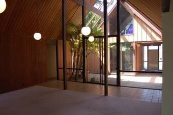 Room available in a fun house 15 min from campus 2