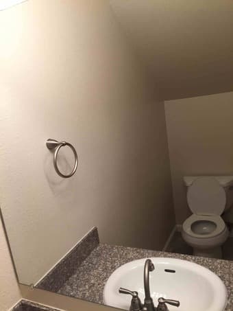 两居2.5卫生间(2B/2.5B)精装修的townhouse中master bedroom出租 1