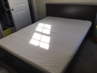 Queen Size Bed (frame and mattress) for Sale - 300$ 2