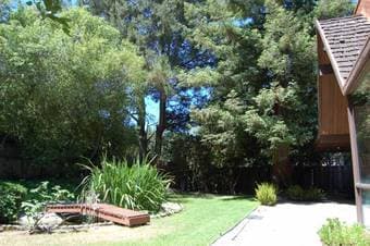 Room available in a fun house 15 min from campus 2