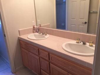 $1375 Beautiful New home, private room, private bath, Cool Roomates 3