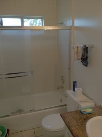 Room in Del Medio Ct, available March 1th, $1200/m 2