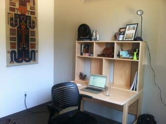 Room in 1 bed/1 bath available beginning June 5th in Kennedy in EV 2